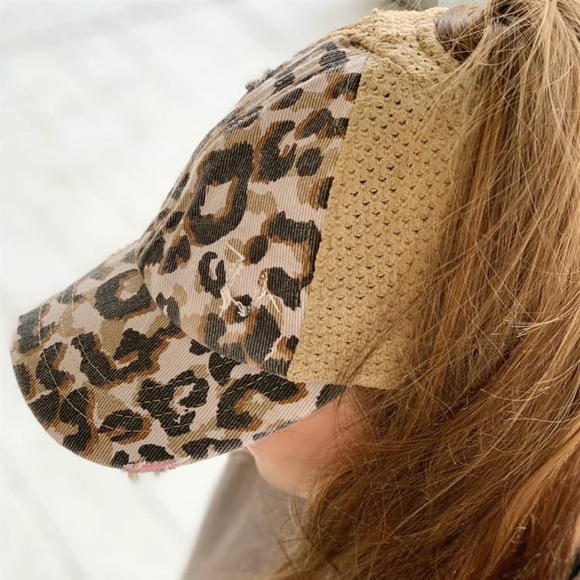 🆕 Leopard Print Knit Cap
